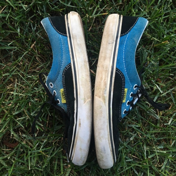 Vans - Picture 4 of 6